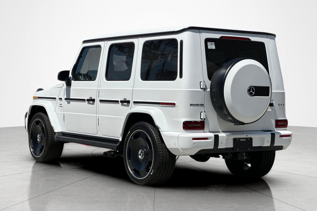 New 2026 MANUFAKTUR Moonlight White Magno Mercedes-Benz AMG® G 63 SUV image 3