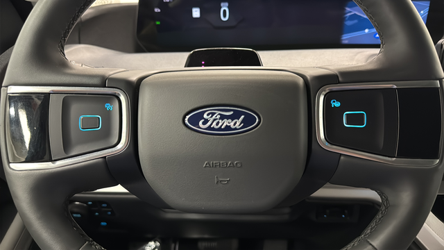 Used 2025 Agate Black Metallic Ford Active image 16