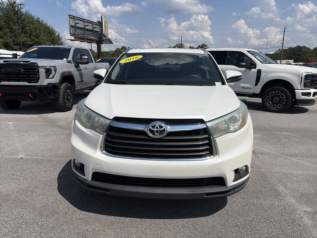 Used 2016 White Toyota XLE V6 image 10