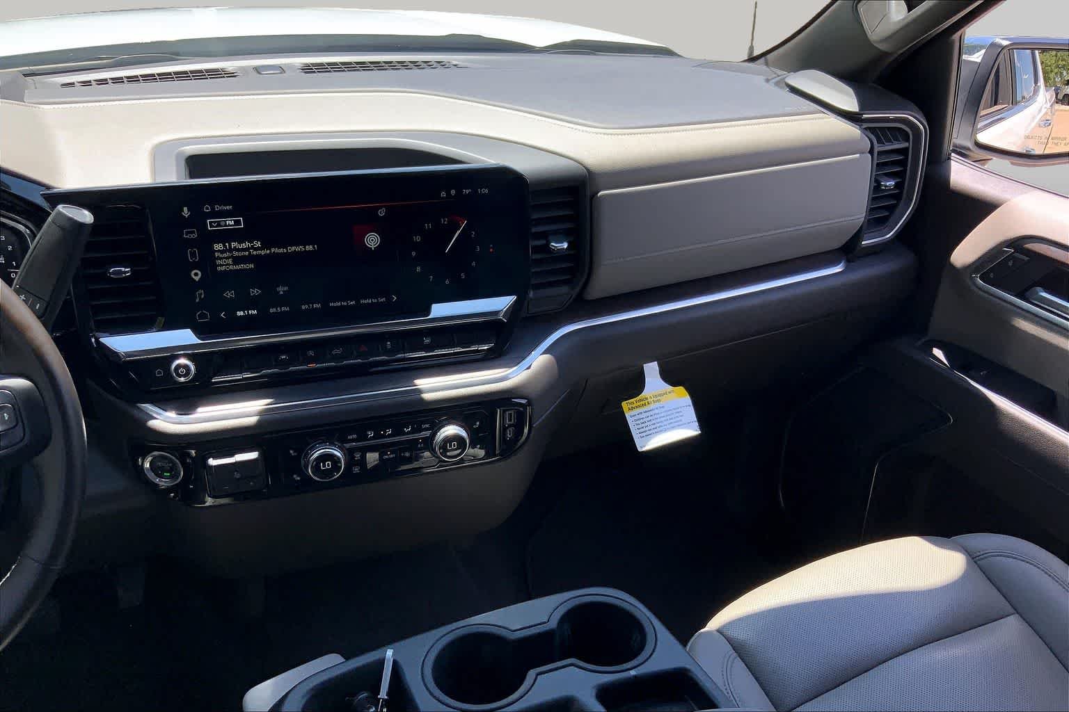 Used 2025 Summit White GMC SLT image 7