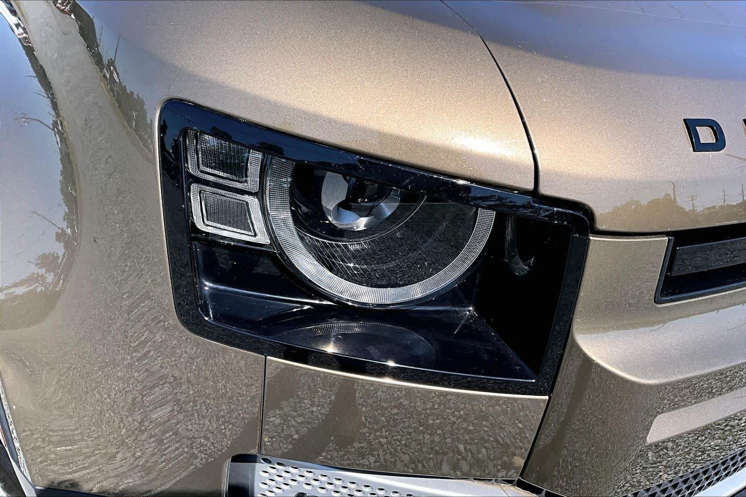 Used 2020 Gondwana Stone Metallic Land Rover HSE image 28