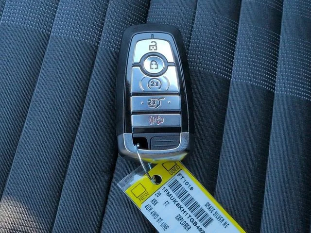 New 2026 Space White Metallic Ford ST-Line image 29