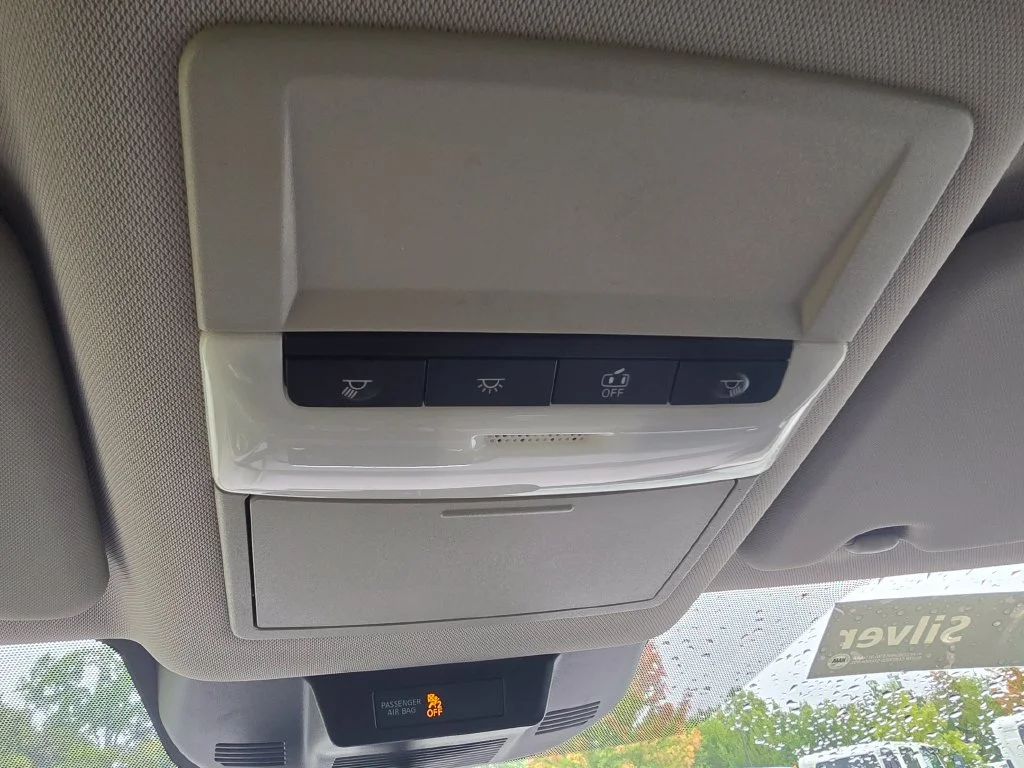 Used 2021 Gray Nissan S image 31