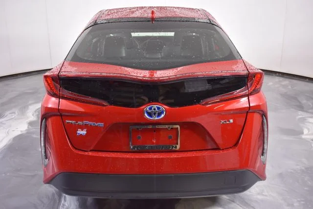 Used 2021 Red Toyota XLE image 8