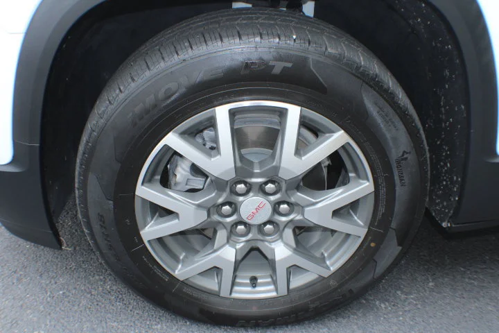 Certified Used 2022 Summit White GMC SLE image 5