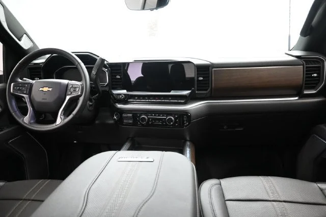 Used 2025 Sterling Gray Metallic Chevrolet High Country image 21