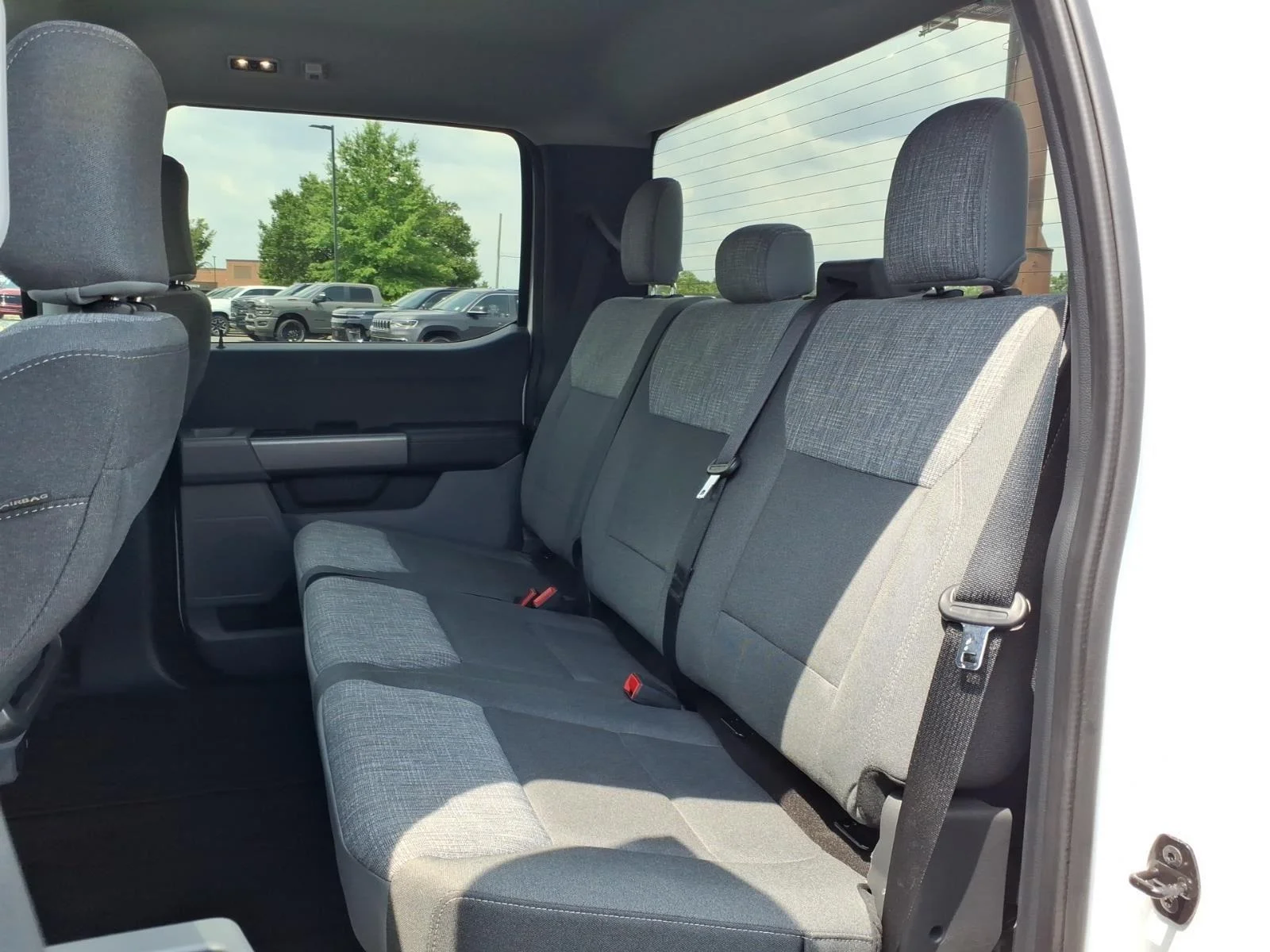 Used 2022 Oxford White Ford XLT image 18