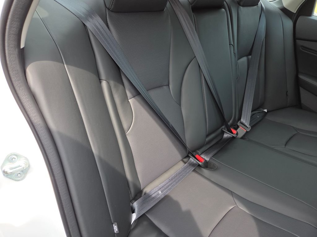 New 2026 Platinum White Pearl Honda Touring image 30