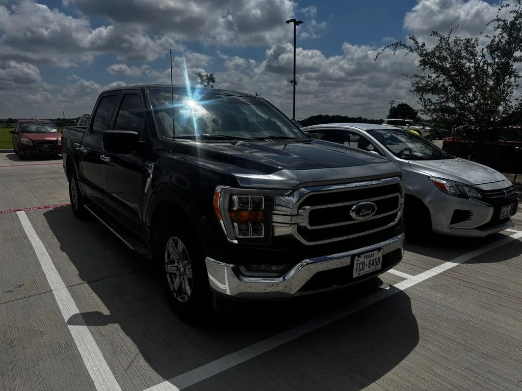 Used 2021 Blue Ford XLT image 2