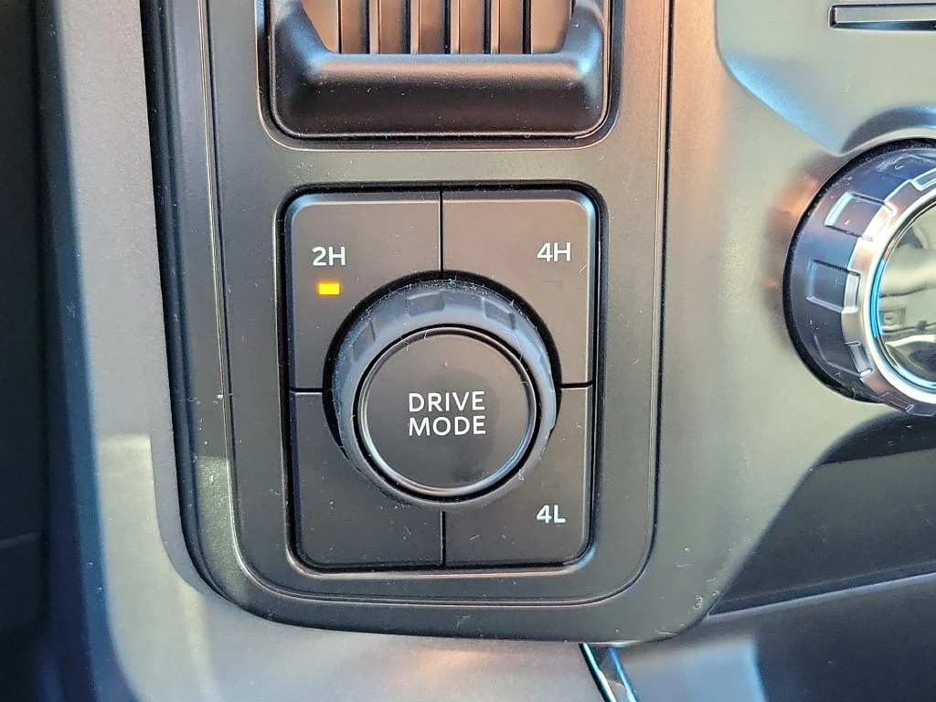 New 2026 Agate Black Metallic Ford XLT image 18