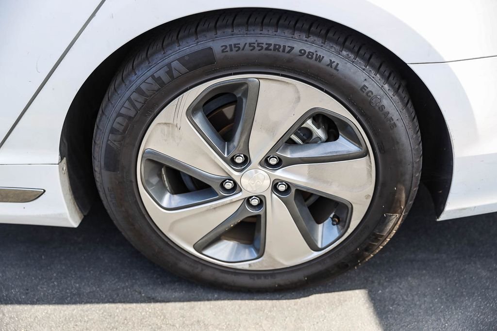 Used 2017 White Hyundai Limited image 5