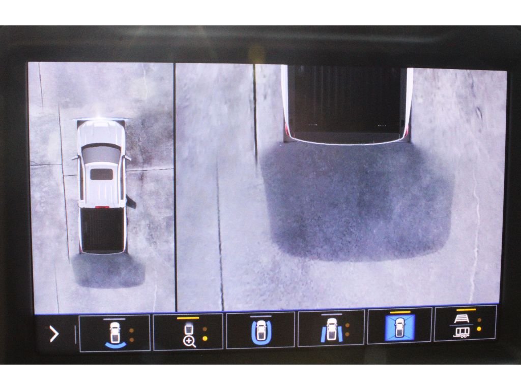 Used 2020 Iridescent Pearl Tricoat Chevrolet LTZ image 15