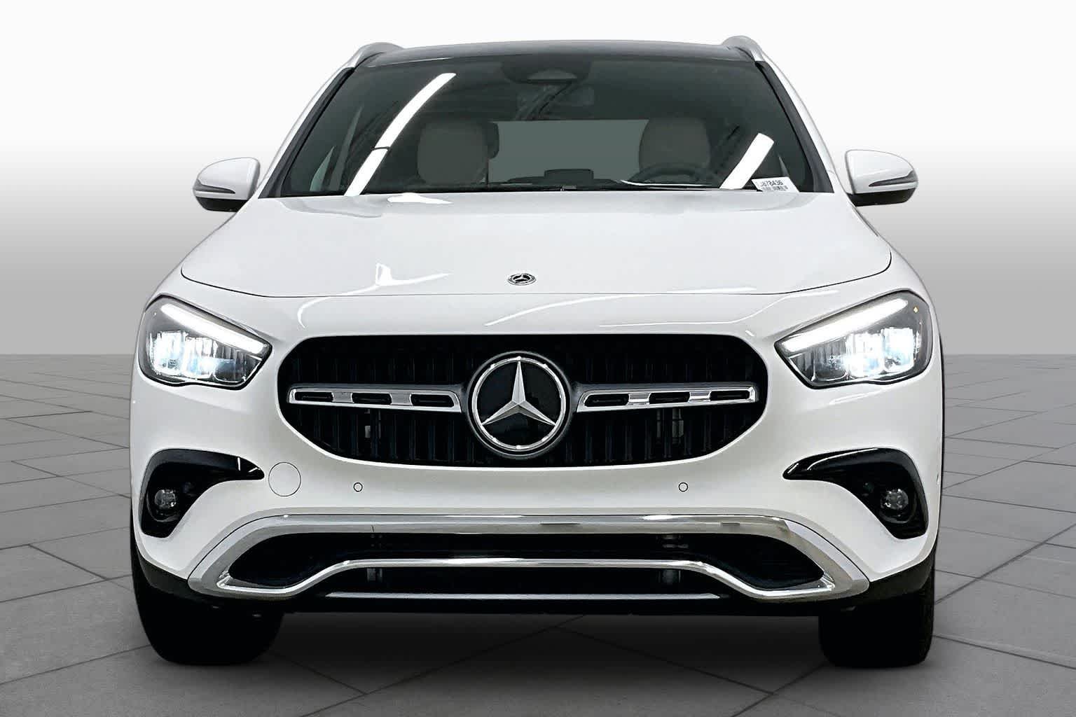 New 2026 Polar White Mercedes-Benz GLA 250 image 3
