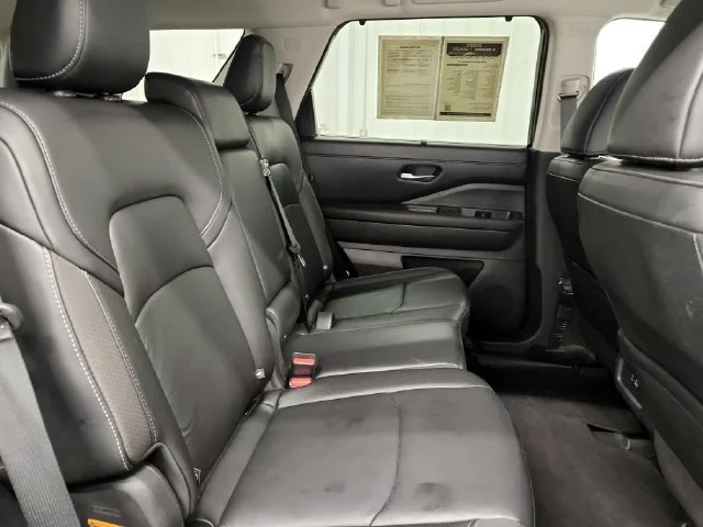 Used 2025 Super Black Nissan SL image 24