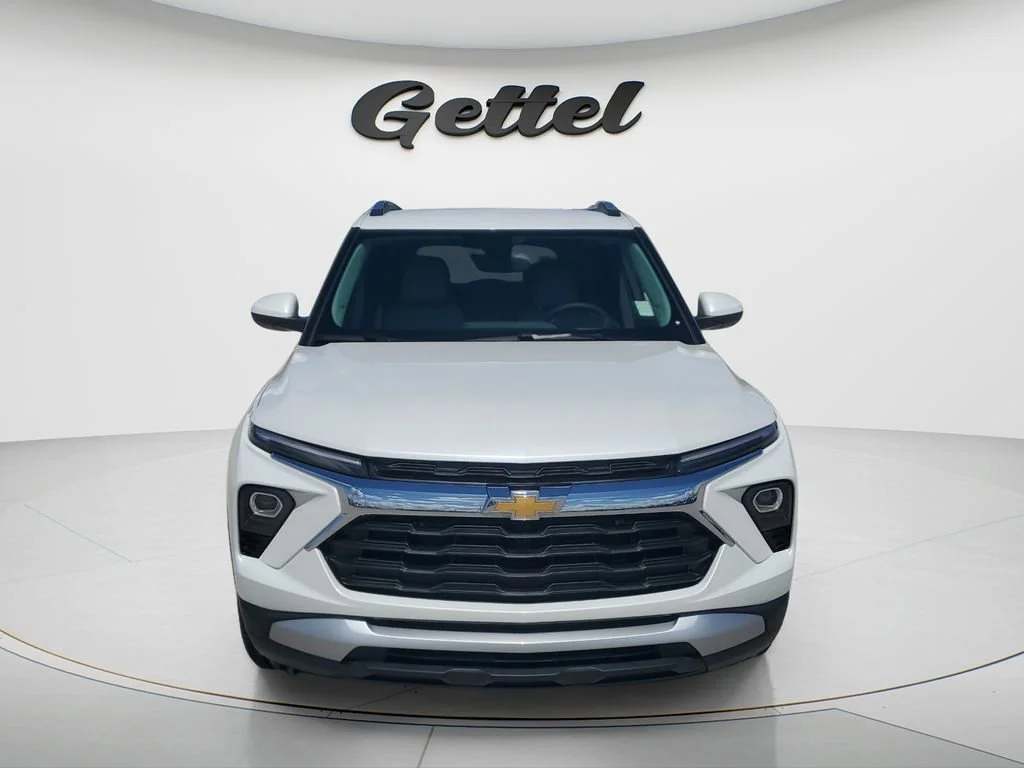 Used 2024 Iridescent Pearl Tricoat Chevrolet LT image 2