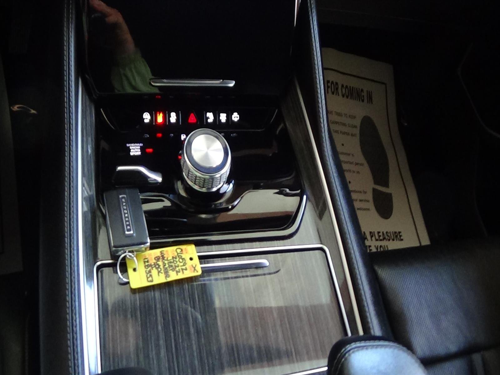 Used 2023 Diamond Black Crystal Pearl Coat (pxj) Jeep Series II image 27
