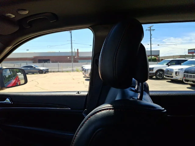 Used 2020 Red Jeep Trailhawk image 17