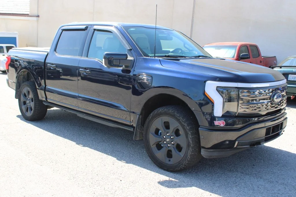 Used 2023 Blue Ford Platinum image 3