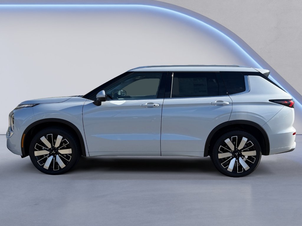 New 2026 White Diamond Mitsubishi SEL image 6