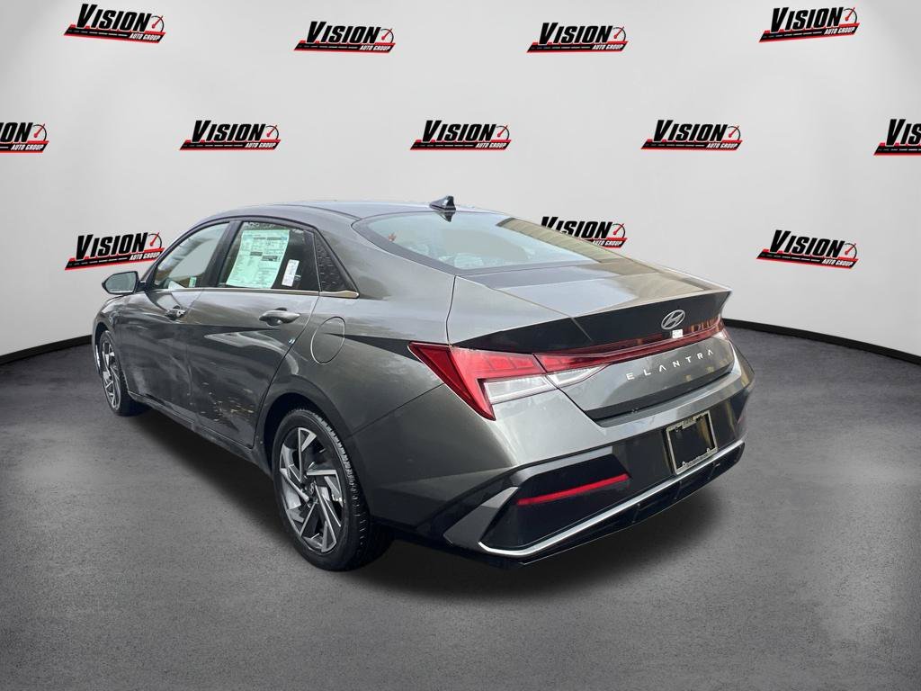 Certified Used 2024 Gray Hyundai SEL image 4