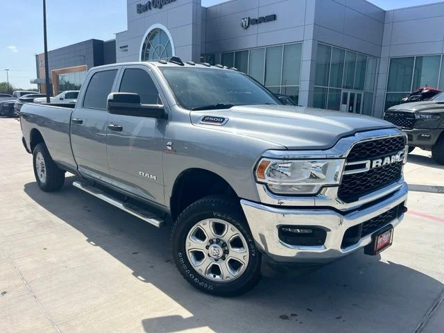 Used 2022 Silver Ram Tradesman image 1