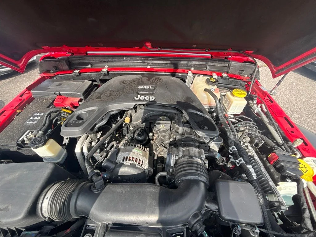 Used 2020 Red Jeep Sport image 10