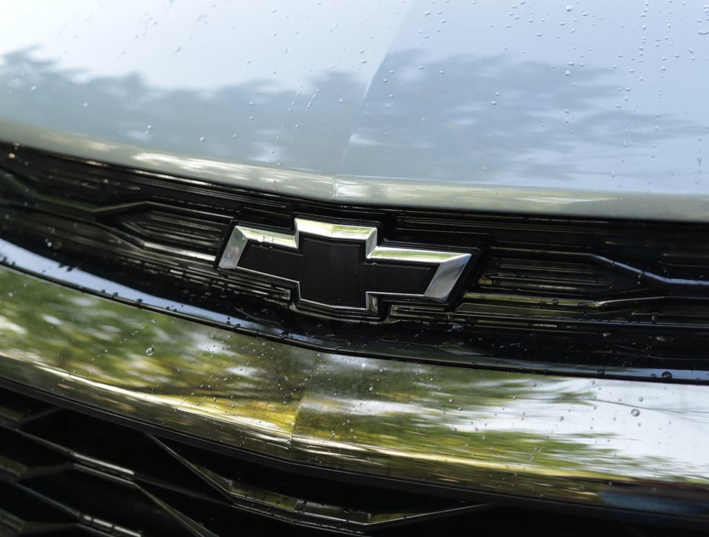 Used 2022 Satin Steel Metallic Chevrolet RS image 30