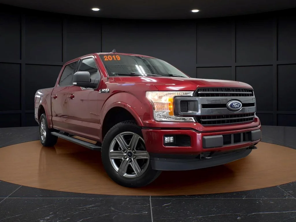 Used 2019 Red Ford XLT image 1