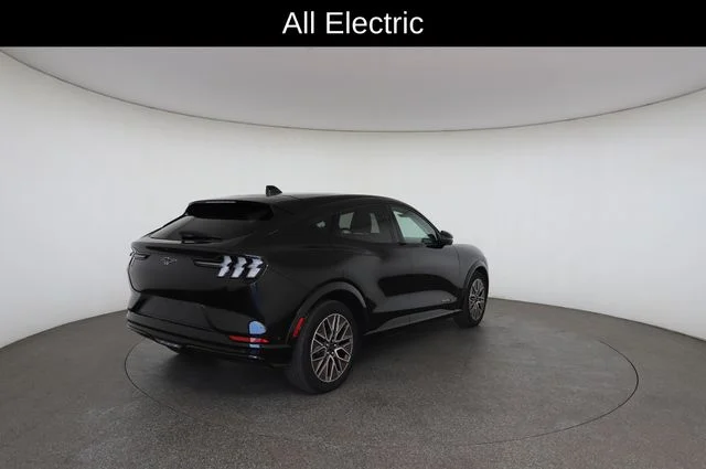 Used 2024 Black Ford Premium image 17