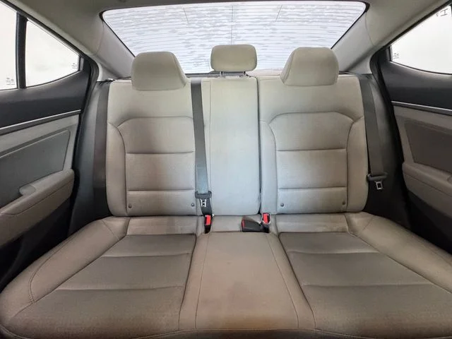 Used 2017 Shale Gray Metallic Hyundai SE image 7