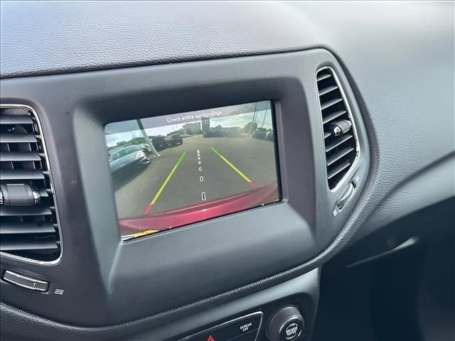 Used 2021 Red Jeep Latitude image 25
