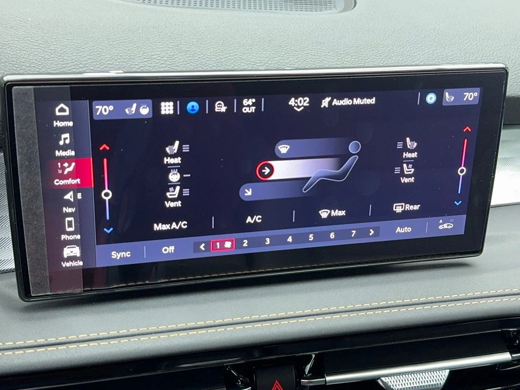 New 2025 Silver Alfa Romeo Base image 21