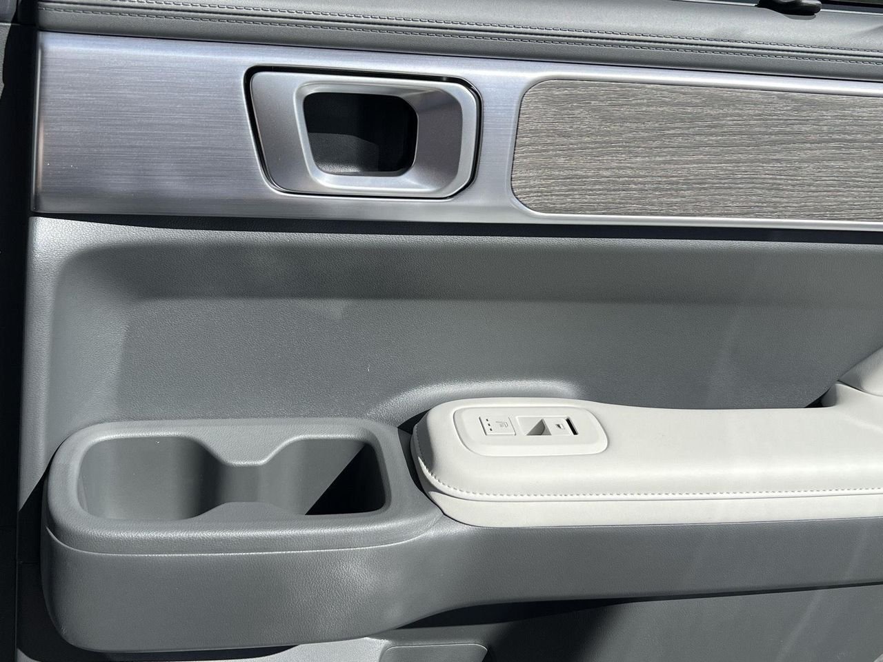 New 2026 Ecotronic Gray Hyundai Limited AWD image 23
