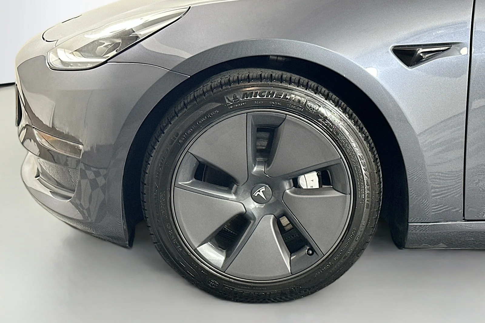 Used 2023 Midnight Silver Metallic Tesla  image 12