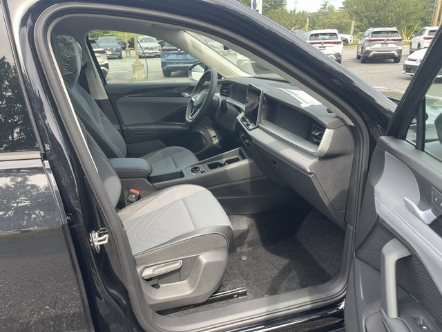 New 2026 Deep Black Pearl Volkswagen SE AWD image 6