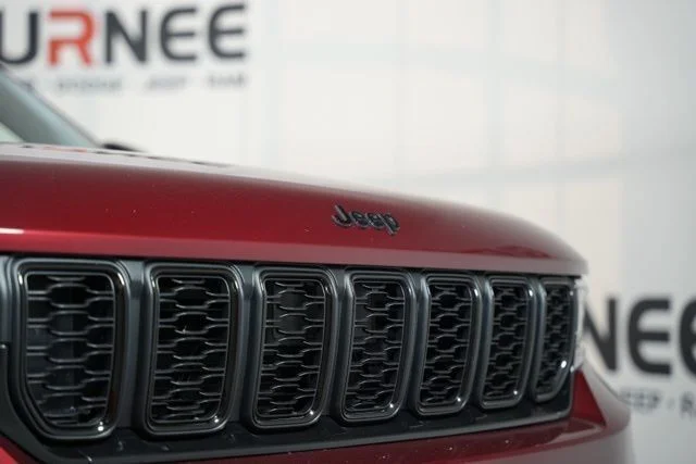 New 2025 Velvet Red Pearl-Coat Exterior Paint Jeep Altitude X image 46