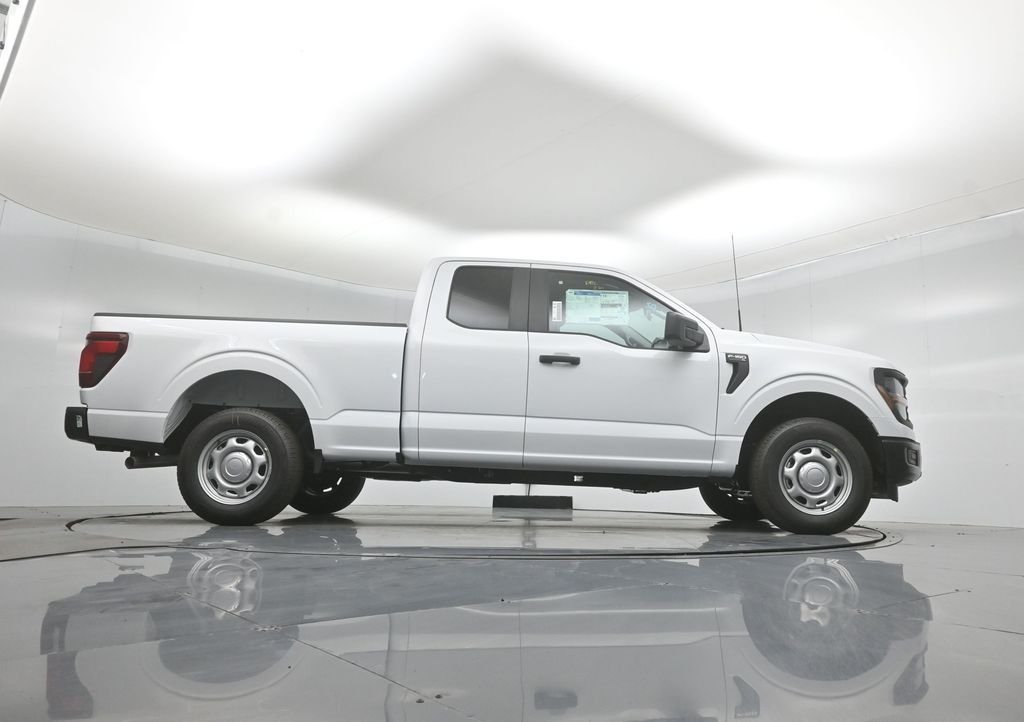 New 2026 Oxford White Ford XL image 40