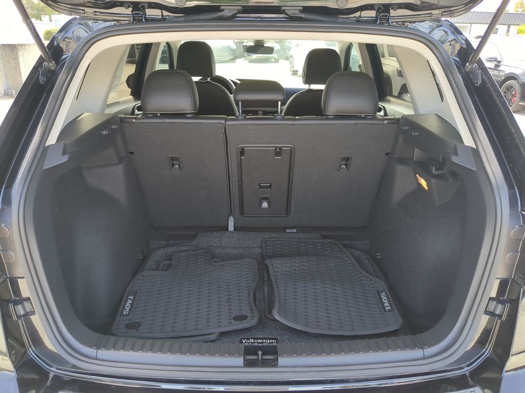 Certified Used 2023 Black Volkswagen 1.5T SE image 10