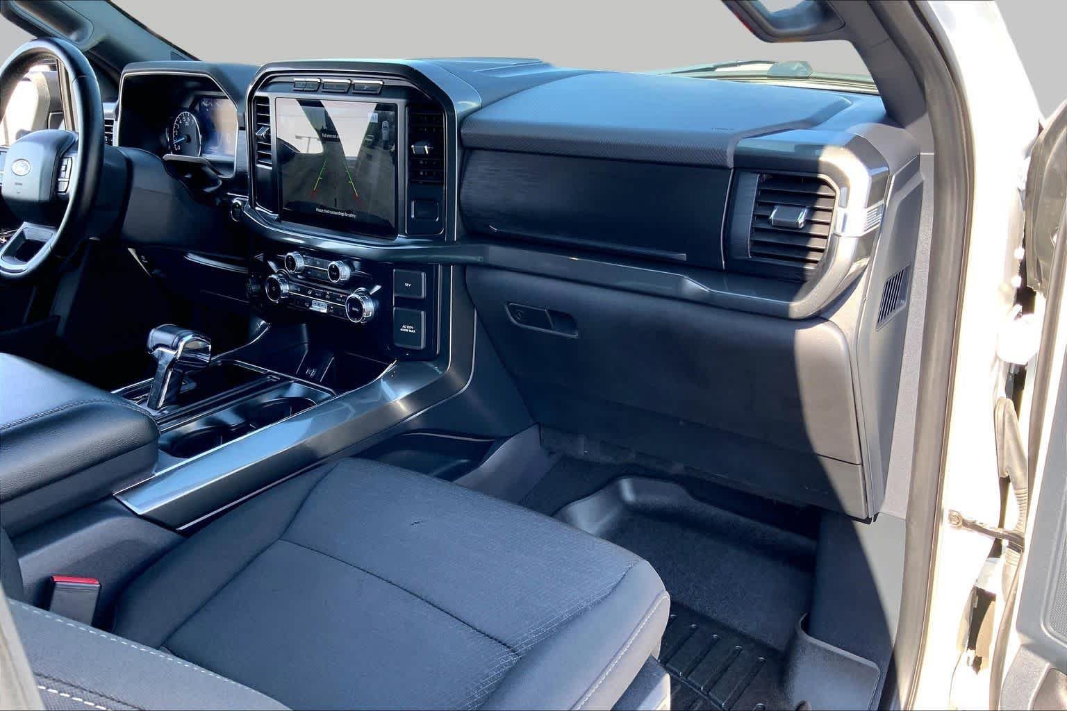 Used 2023 Oxford White Ford XLT image 17