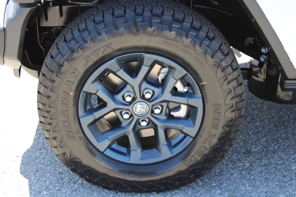 New 2026 Bright White Clear-Coat Exterior Paint Jeep 85th Anniversary Edition image 8