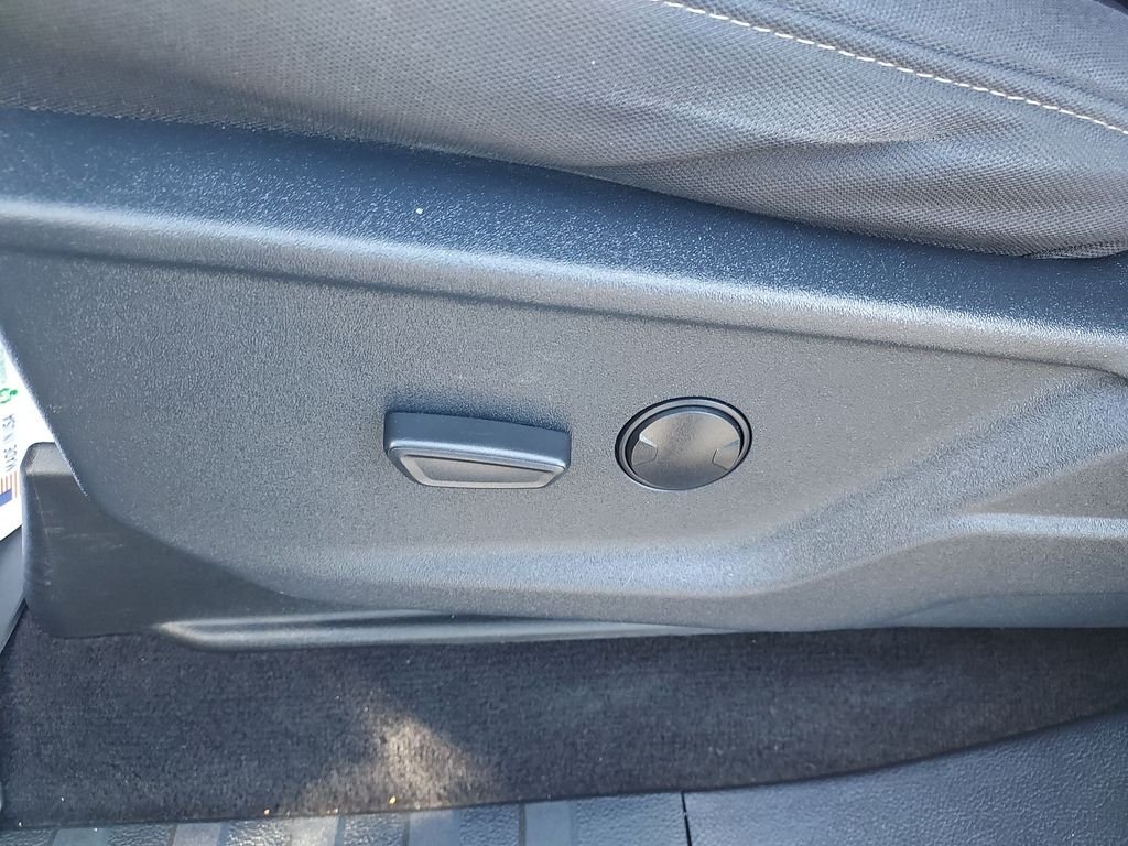 Used 2022 Black Ford XLT image 18