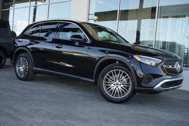 New 2026 Black Mercedes-Benz GLC 300 image 29