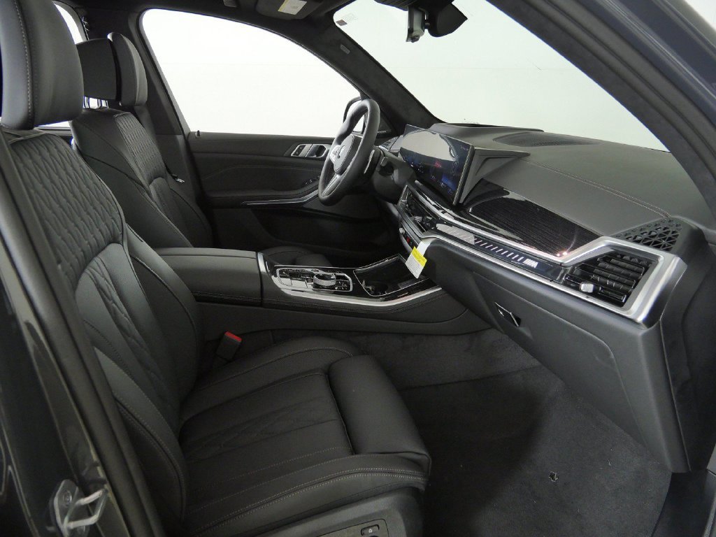 New 2026 Dravit Grey Metallic BMW M60i image 20