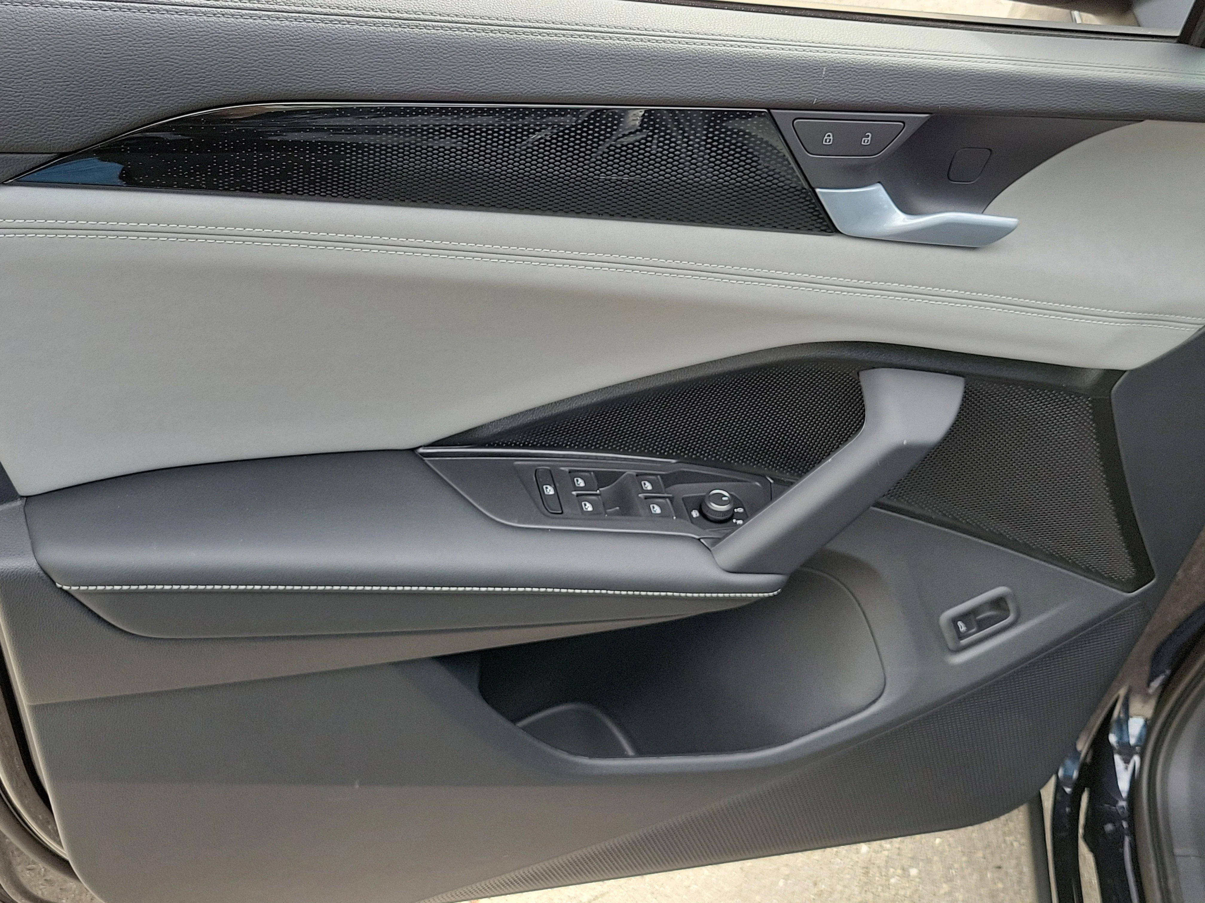 2026 Volkswagen Tiguan SE R-LINE BLACK - Photo 22