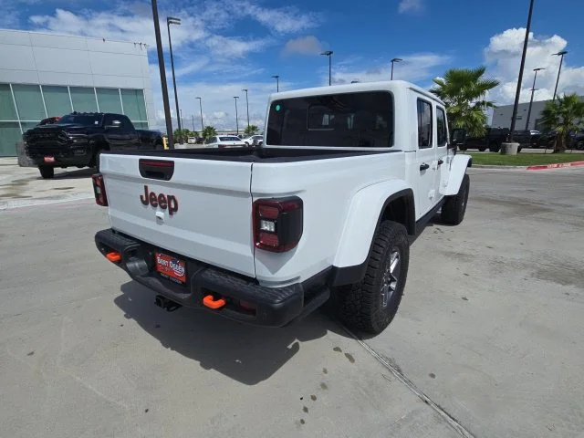 New 2026 Bright White Clear-Coat Exterior Paint Jeep Mojave image 5
