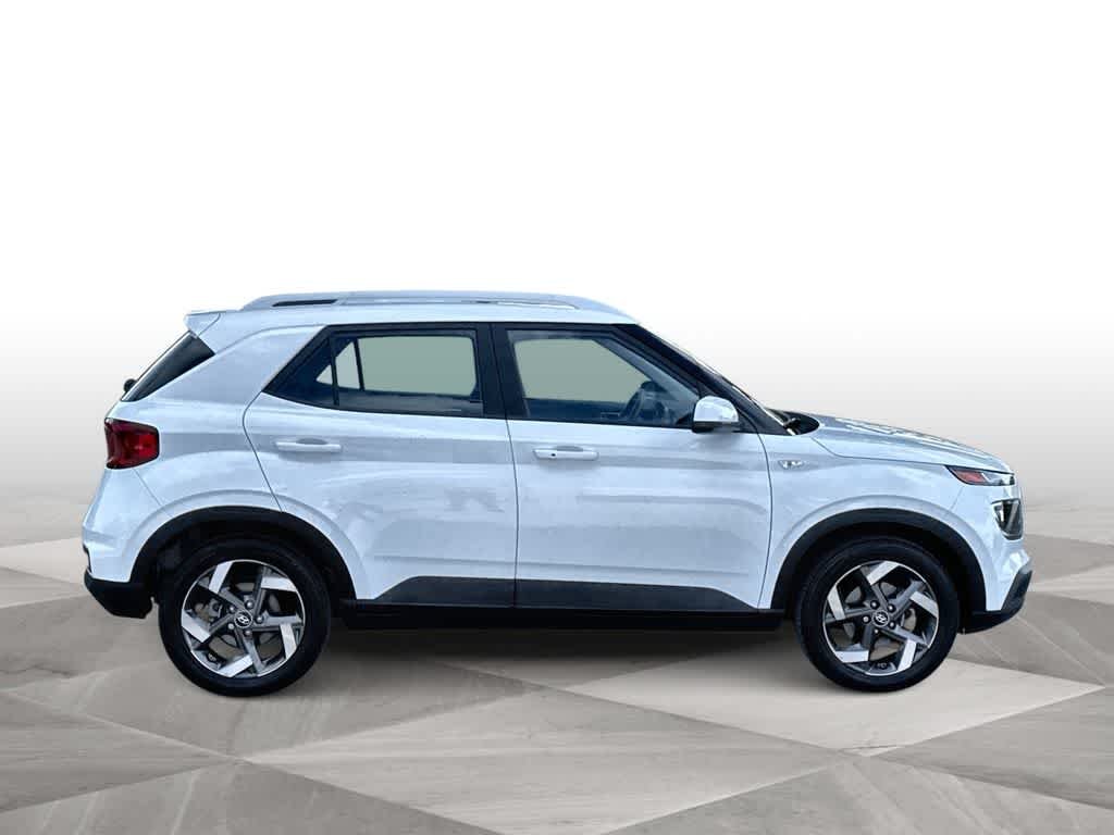 Used 2025 Lunar White Hyundai SEL image 9