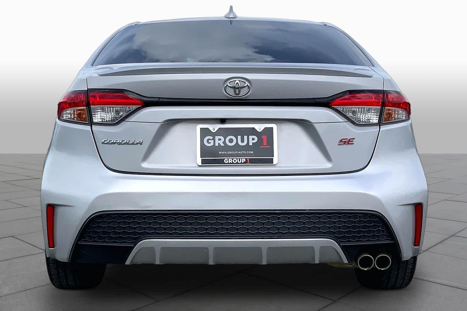 Used 2020 Classic Silver Metallic Toyota SE image 5