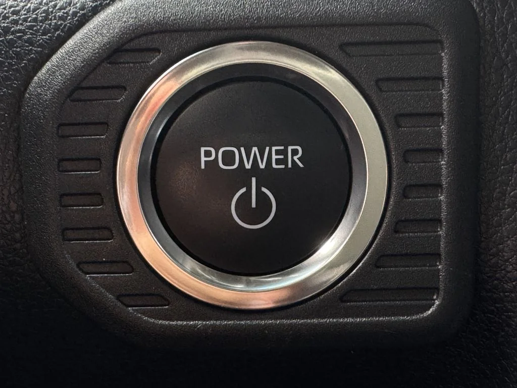 Used 2025  Toyota Base image 20