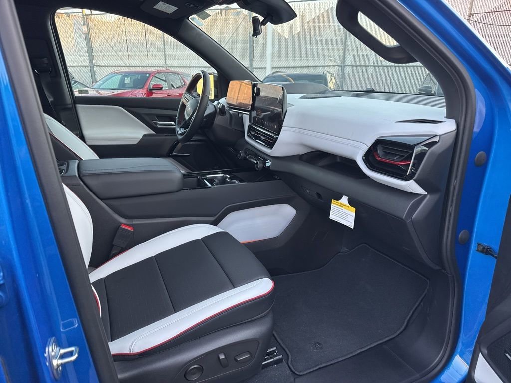 2025 Chevrolet Silverado EV RST - Photo 9