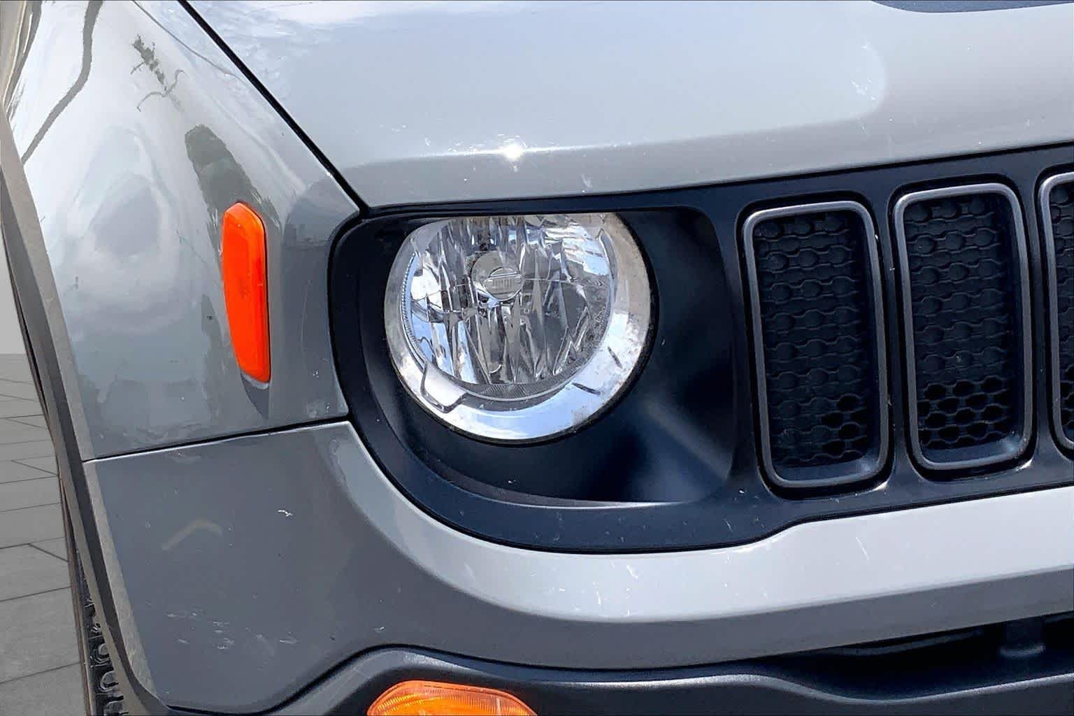 Used 2020 Sting-Gray Clearcoat Jeep Trailhawk image 28